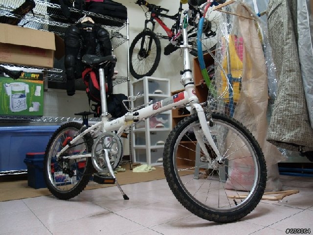 Speed D7 + 1.75顆粒胎 + 自製手拿包車前袋分享