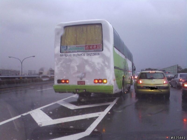 汐五高架南下下堤頂出口