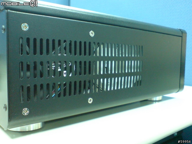 [分享]SilverStone SST-LC04--銀欣 slim type小型HTPC機殼