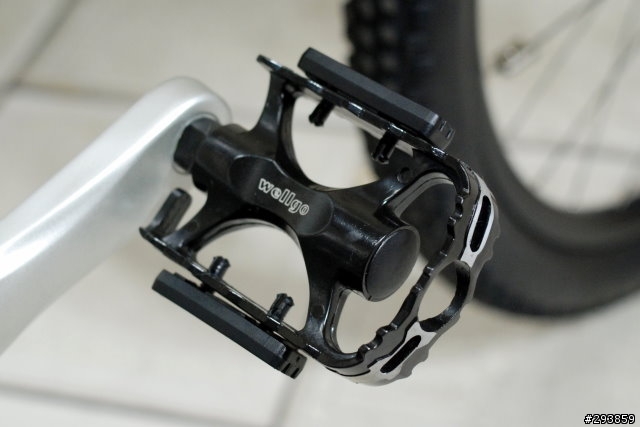 [也來分享]大尺寸登山車Louis Garneau XC Bart Pro --- 新增牛角照後鏡及前燈