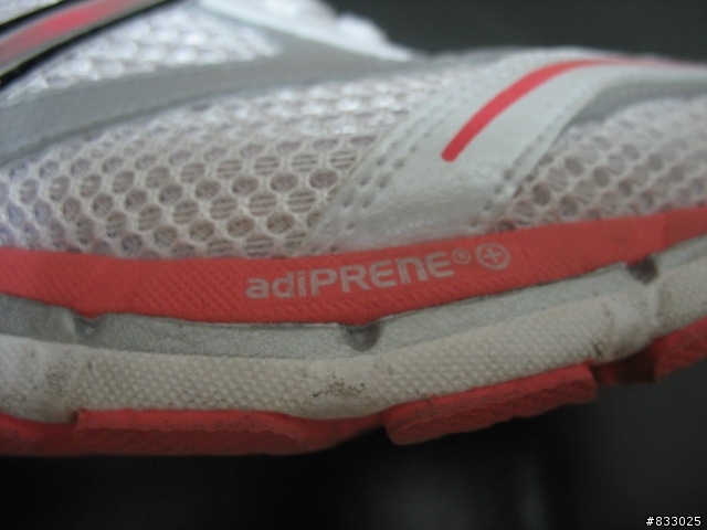 [分享]就很想來個實品照分享的好穿跑鞋-Adidas adizero tempo