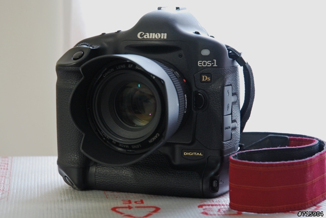 [小小分享]EF 50mm F1.4 無意間發現的遮光罩