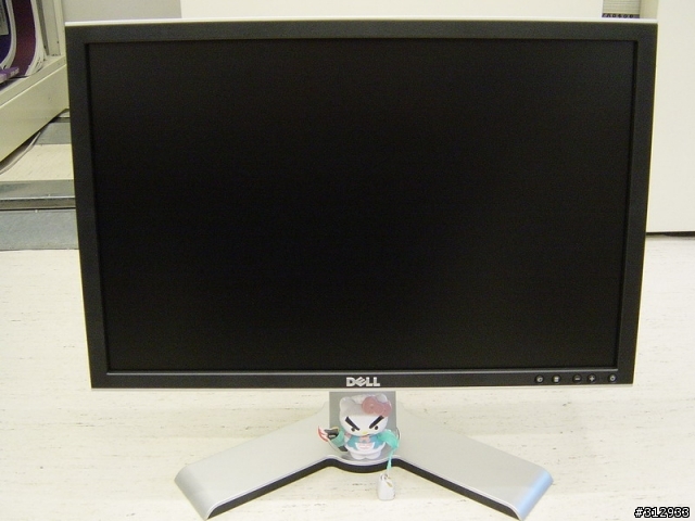 [搶頭箱 DELL 2208WFP] 夢幻雞爪座..千呼萬喚始出來...[簡單開箱]