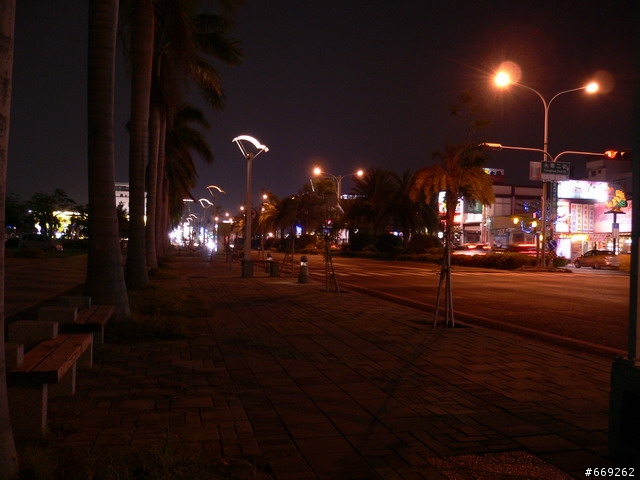 我這台的夜景照跟F50會差很多嗎?