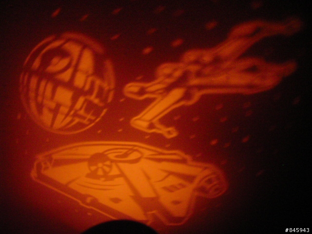 [分享] 星光下的無際浪漫 - Star Wars 星際大戰R2D2投射燈 開箱