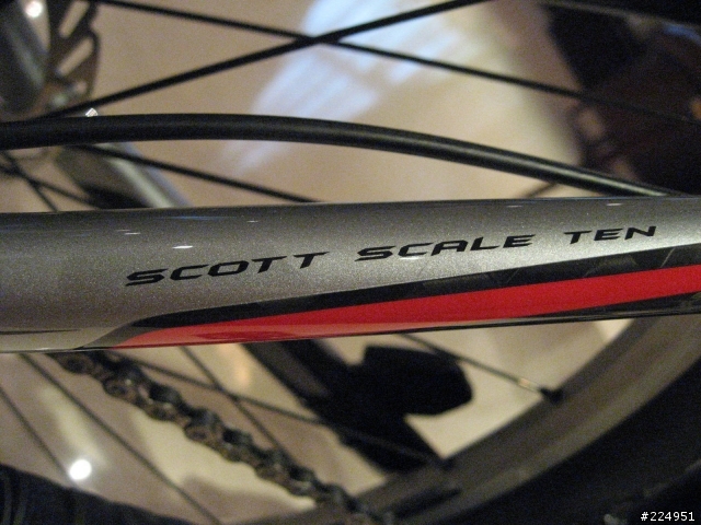 [分享] Scott Scale 10 --- 08年新塗裝- 車組好囉