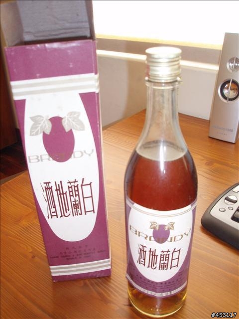 [分享] 小弟家的珍藏酒  18歲以下請勿喝酒唷>"<