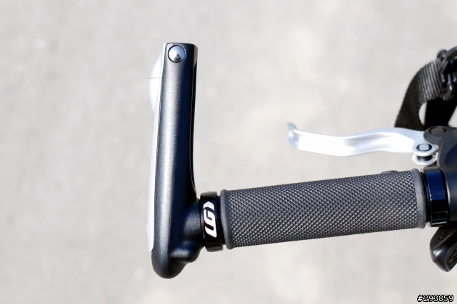 [也來分享]大尺寸登山車Louis Garneau XC Bart Pro --- 新增牛角照後鏡及前燈
