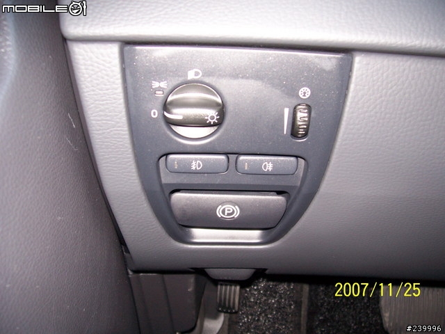 [分享] 不專業的VOLVO XC-90 D5 2.4L 新車分享文