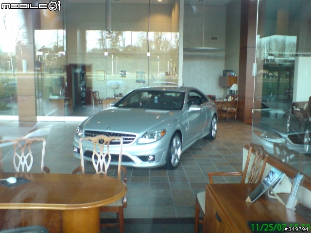 [分享]分享今天去Dealer拍到的新車~BENZ