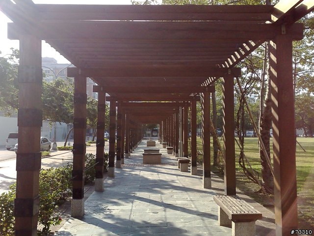 兄勇弟猛之對決外校生之白天發生的事............By  福祿壽