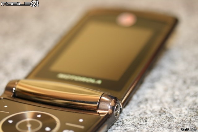 Motorola V8 2GB 褐金色實機分享圖
