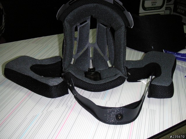 [分享]你的頭太小? 買不到合適的安全帽? 就是這一頂啦!SOL 39Y 小帽體安全帽