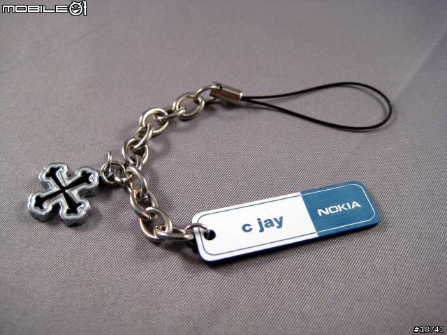 [分享] Nokia 個人化的手機吊飾