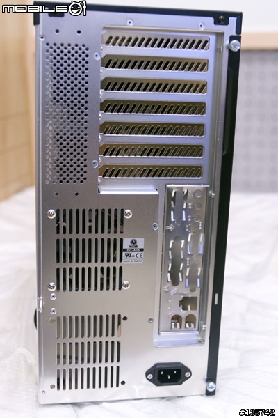 [分享] 聯力PC-A06 Black