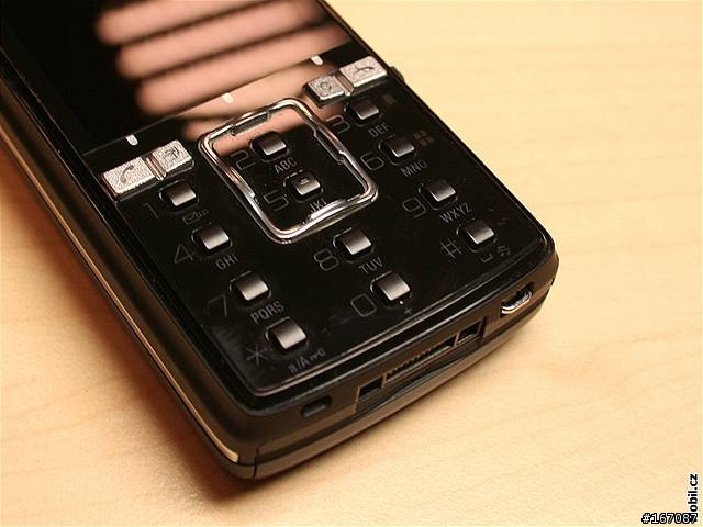 k850i 新色發表~