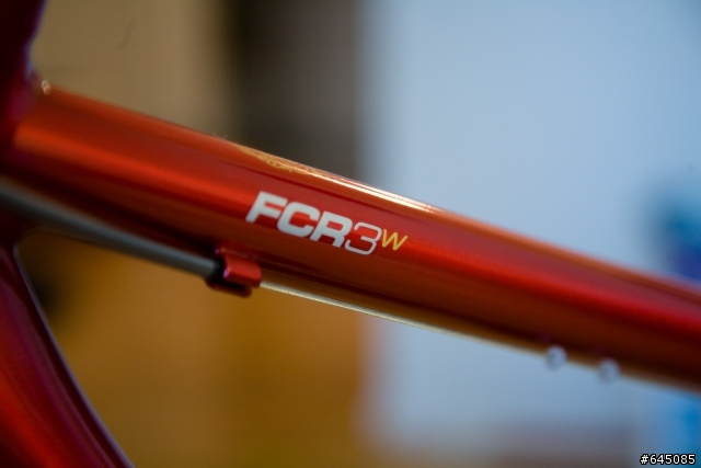 [分享]08'美版 Giant FCR 3W 女用平把公路車