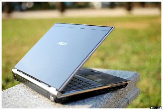 時尚工藝‧輕薄選擇 - ASUS U6S入手分享