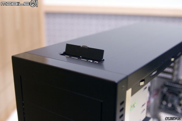 [分享] 聯力PC-A06 Black