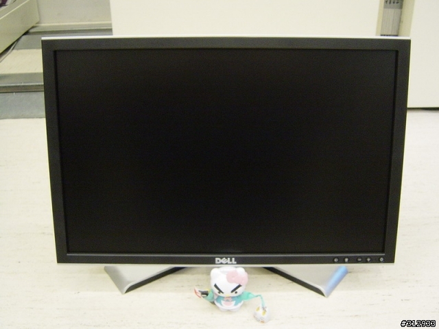 [搶頭箱 DELL 2208WFP] 夢幻雞爪座..千呼萬喚始出來...[簡單開箱]