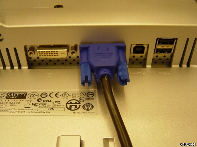 [搶頭箱 DELL 2208WFP] 夢幻雞爪座..千呼萬喚始出來...[簡單開箱]