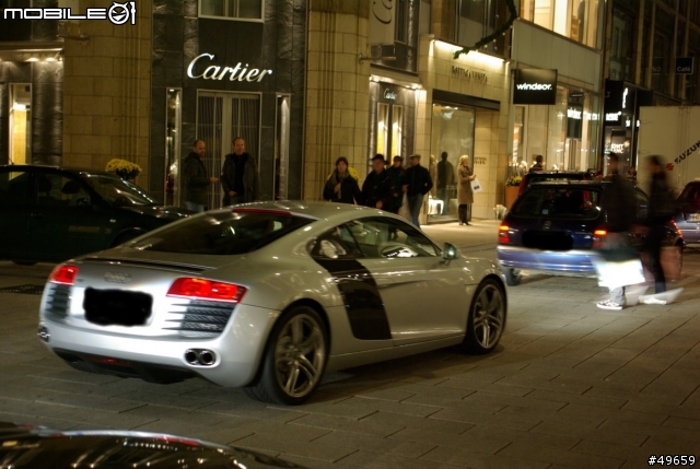 Audi R8 太炫了 這台售價大約多少？