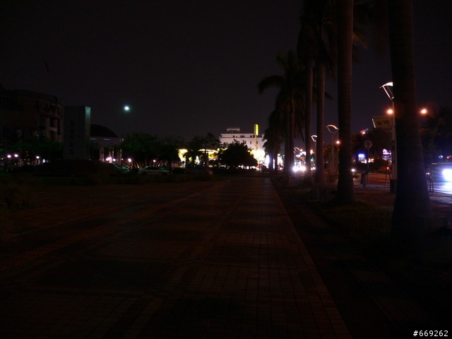 我這台的夜景照跟F50會差很多嗎?