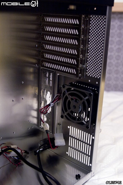 [分享] 聯力PC-A06 Black
