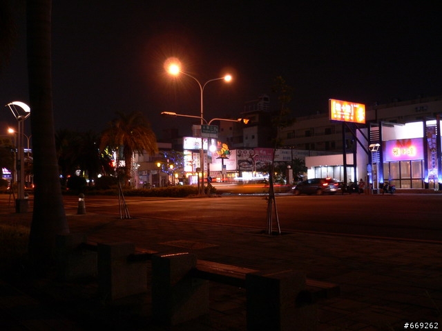 我這台的夜景照跟F50會差很多嗎?