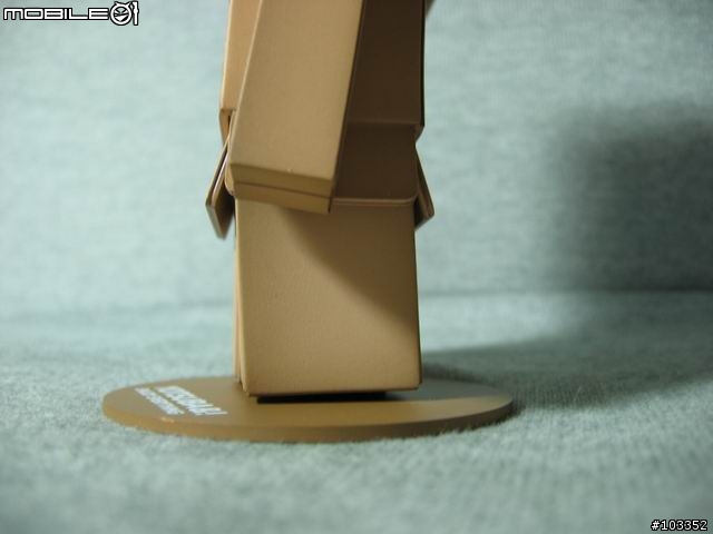 [分享]以金錢作為能源的紙箱機器人-阿楞