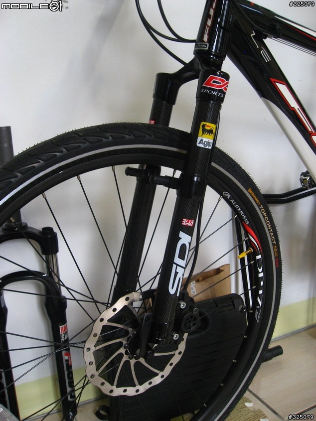 分享Carbon硬前叉+Selle XC座墊.