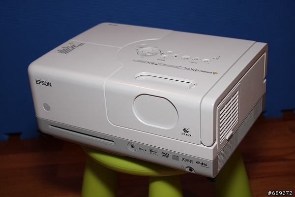可以天花板投影的"很簡單"投影機－EPSON EMP-DM1 開箱文