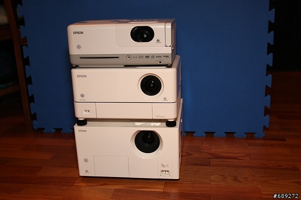 可以180度旋轉的"很簡單"投影機－EPSON EMP-TWD10 開箱文