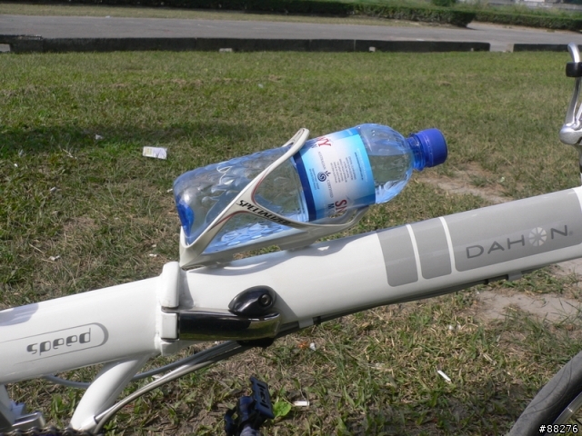 [分享]我家的小白豬與小黑皮 - Dahon 亮光白 Speed D7(改D18) & 消光黑 Speed P8