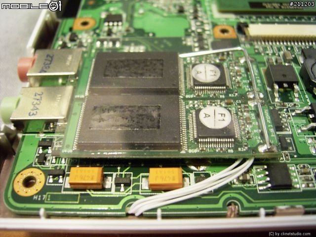 [Eee PC] 2 x 16GB 行動碟 + USB Hub + 藍芽改裝