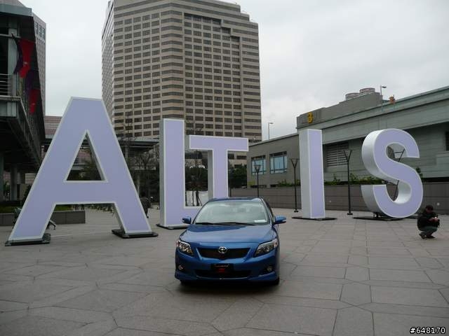 [分享]十代All New Corolla ALTIS  Z版(在藝樹光廊拍的)圖多