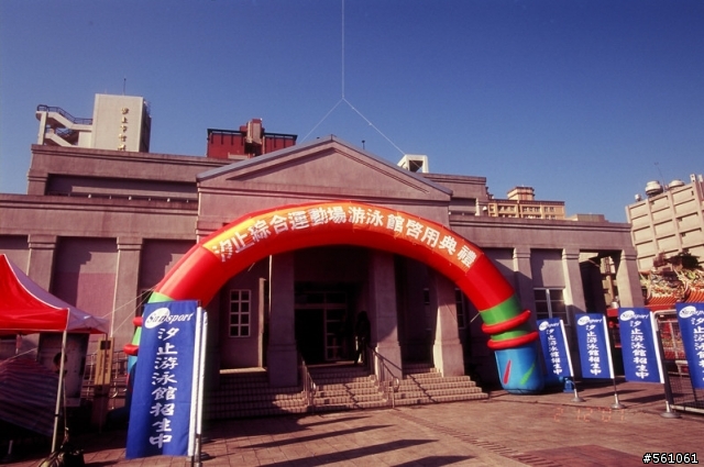 Velvia 100 (RVP 100) 沖洗偏紅正常嗎