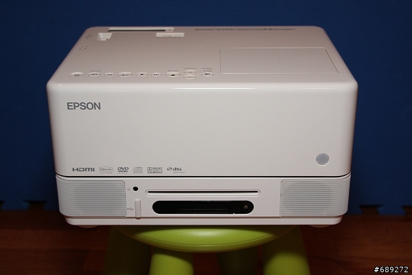 可以180度旋轉的"很簡單"投影機－EPSON EMP-TWD10 開箱文
