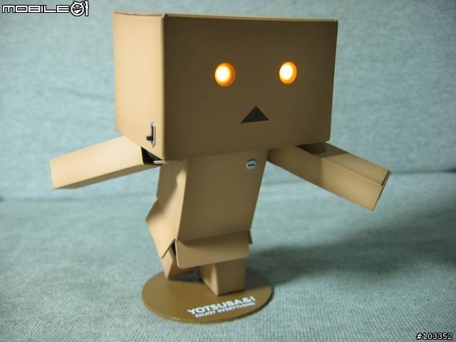 [分享]以金錢作為能源的紙箱機器人-阿楞