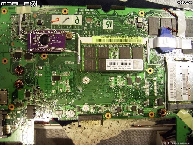 [Eee PC] 2 x 16GB 行動碟 + USB Hub + 藍芽改裝