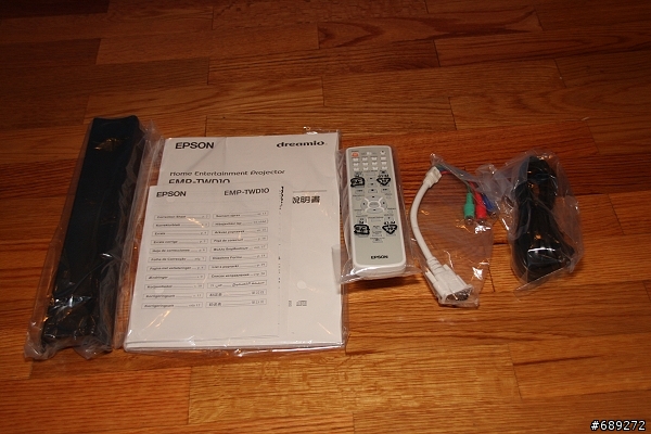 可以180度旋轉的"很簡單"投影機－EPSON EMP-TWD10 開箱文