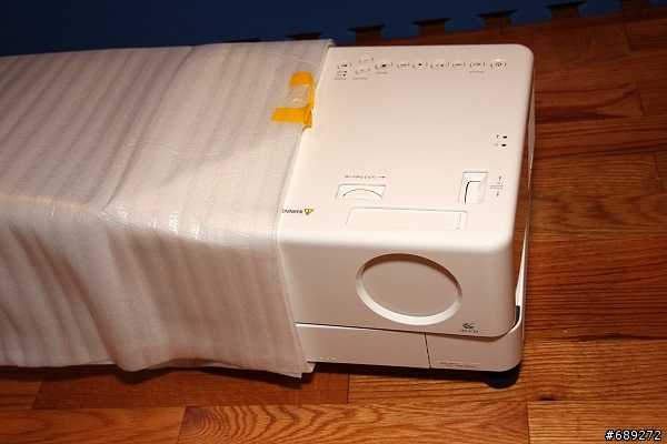 可以180度旋轉的"很簡單"投影機－EPSON EMP-TWD10 開箱文