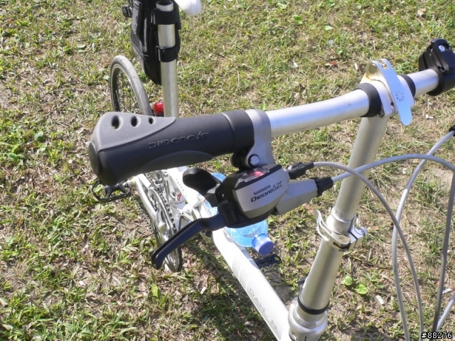 [分享]我家的小白豬與小黑皮 - Dahon 亮光白 Speed D7(改D18) & 消光黑 Speed P8