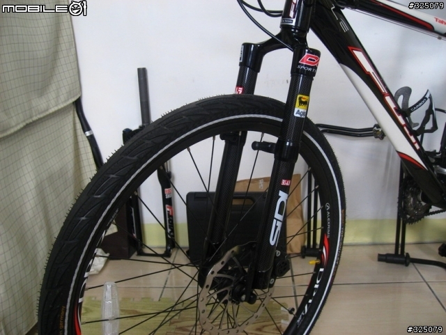 分享Carbon硬前叉+Selle XC座墊.