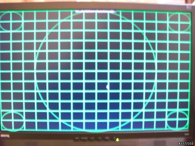 BENQ T241W 配 PS3  鋸齒很嚴重耶~是正常的嗎