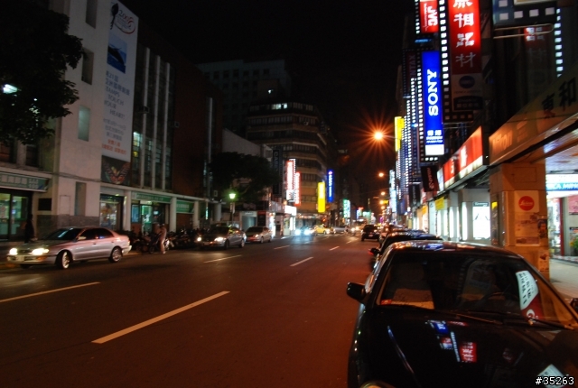 Takina 16-50 F2.8 試拍