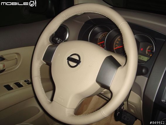 12/09交車的LIVINA 1.6S