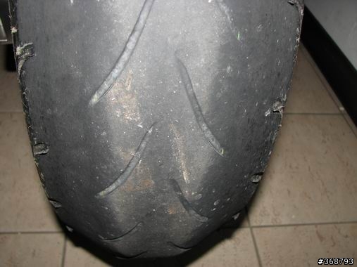 (求救) 我的車胎吃成"三角型"了...