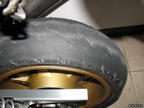 (求救) 我的車胎吃成"三角型"了...