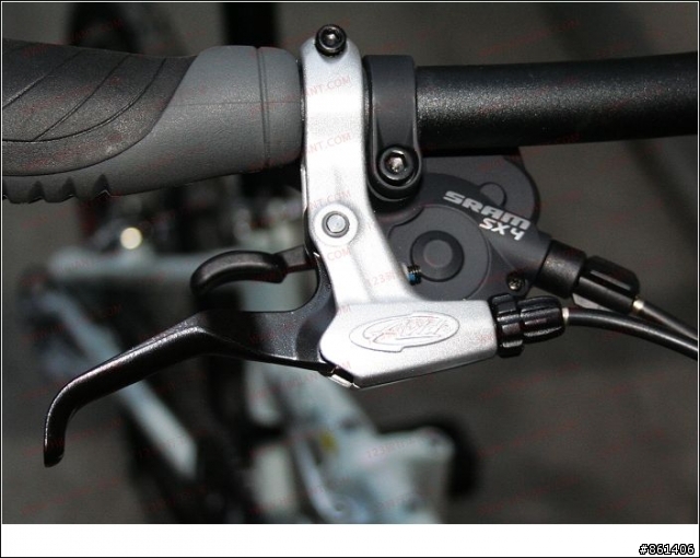 sp8的新对手GIANT 康威8.0折叠车